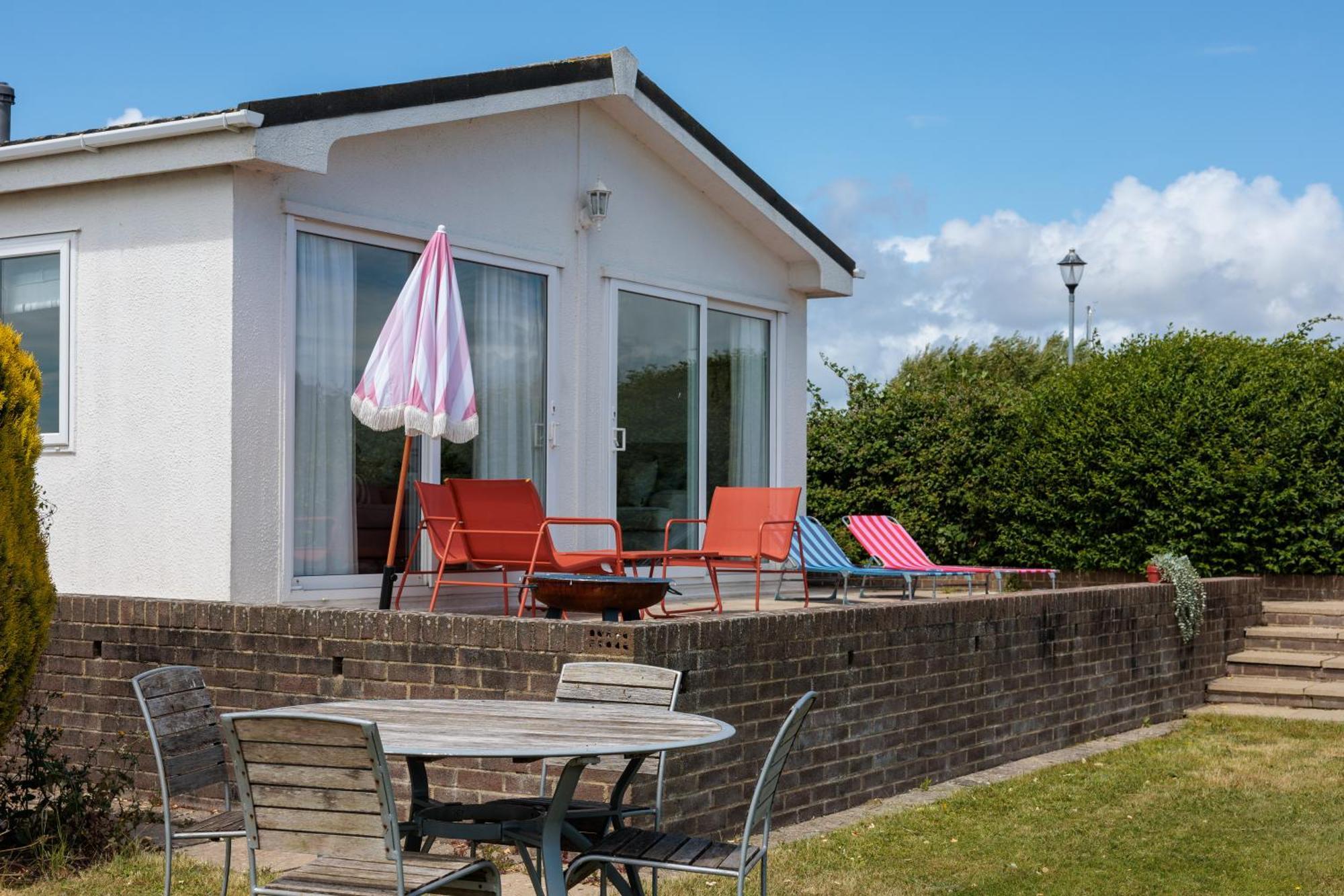 Hot Tub With A View - Christchurch Harbour Luaran gambar
