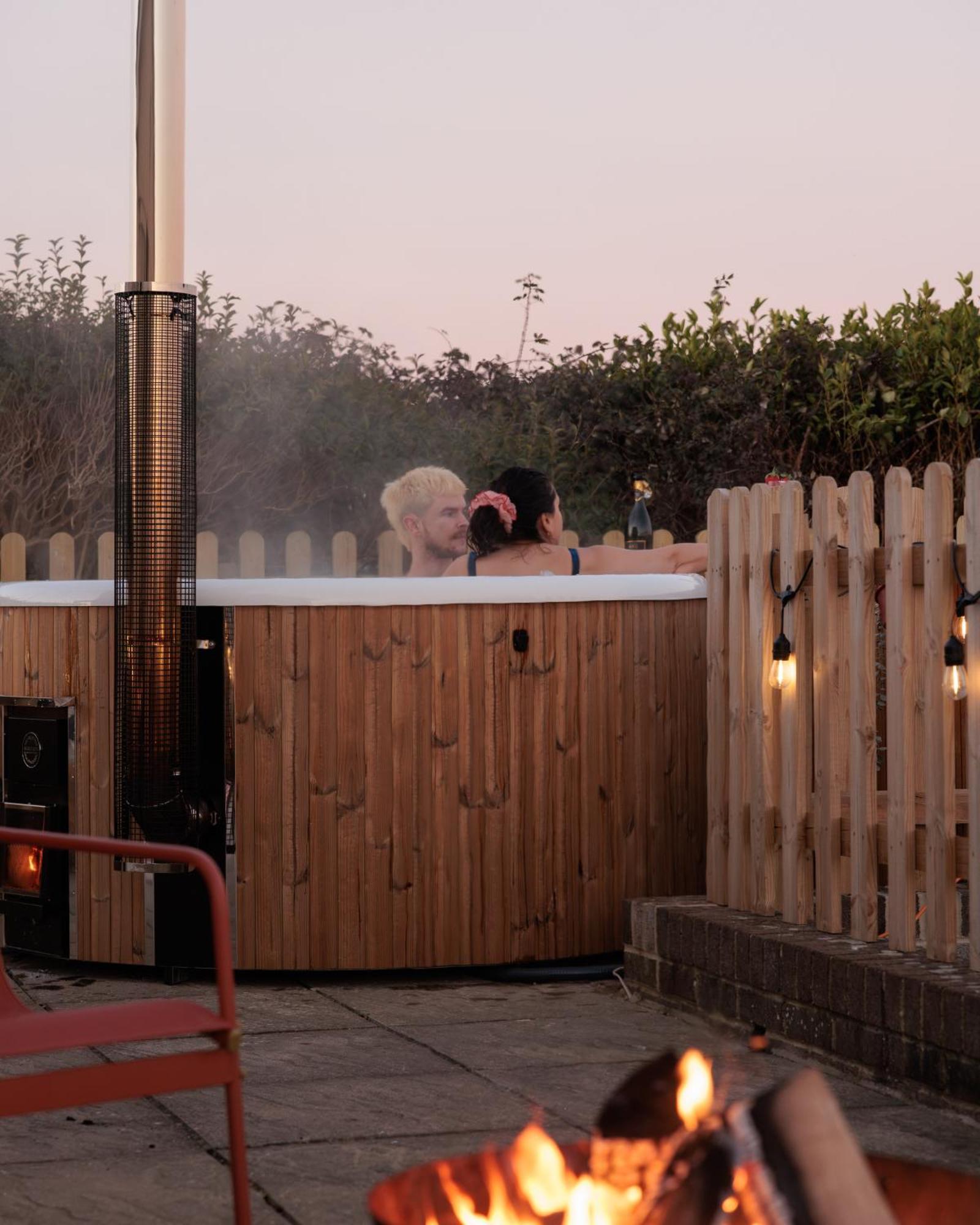 Hot Tub With A View - Christchurch Harbour Luaran gambar